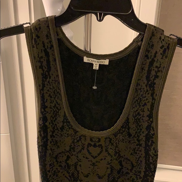 Olive green and black snake dress - Picture 2 of 4